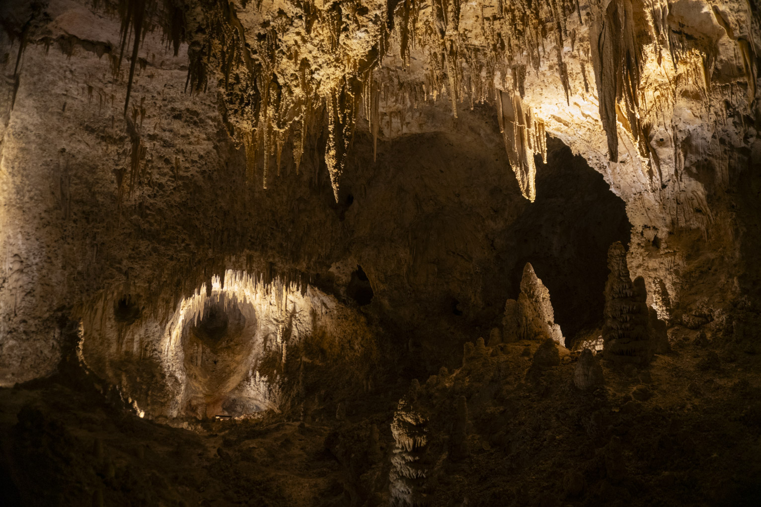 Many cave rocks in a cavern